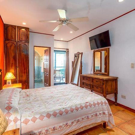 Warm Interiors And Orange Hues On Ground Floor In Front Of Beach Playa Flamingo Eksteriør bilde