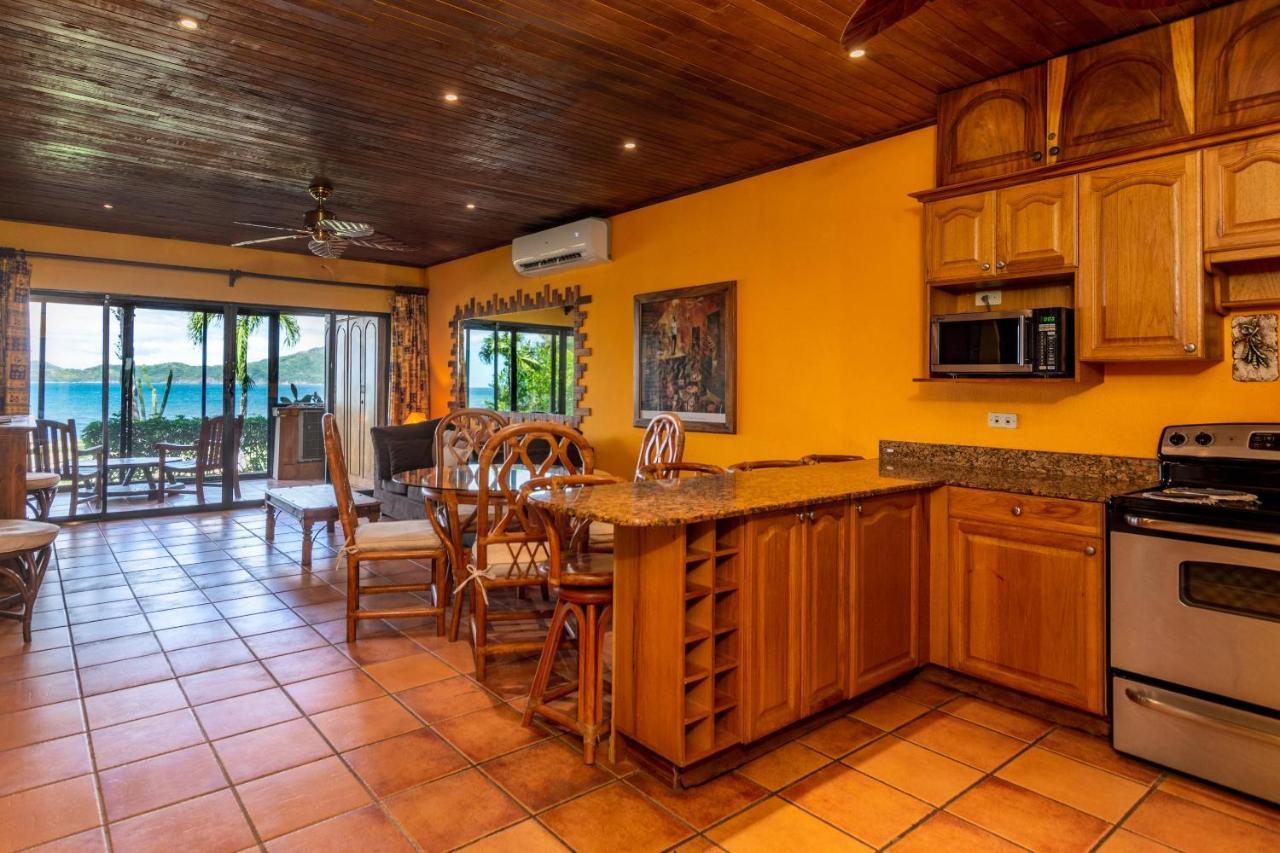 Warm Interiors And Orange Hues On Ground Floor In Front Of Beach Playa Flamingo Eksteriør bilde