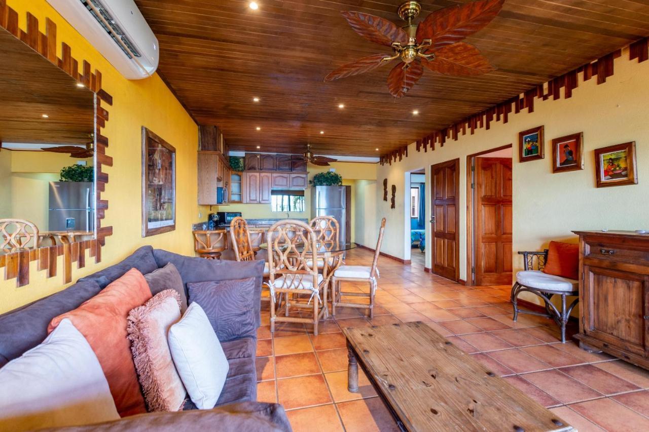 Warm Interiors And Orange Hues On Ground Floor In Front Of Beach Playa Flamingo Eksteriør bilde