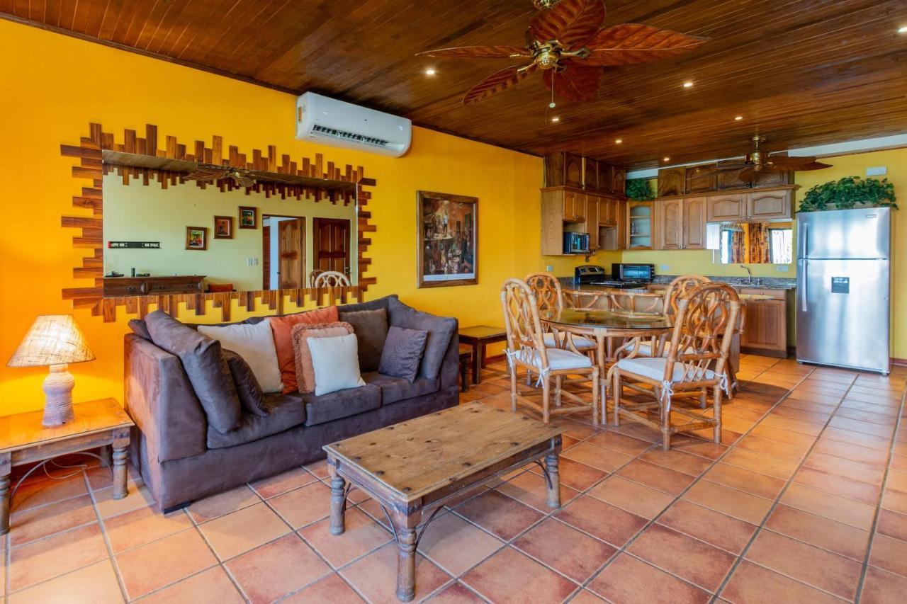 Warm Interiors And Orange Hues On Ground Floor In Front Of Beach Playa Flamingo Eksteriør bilde
