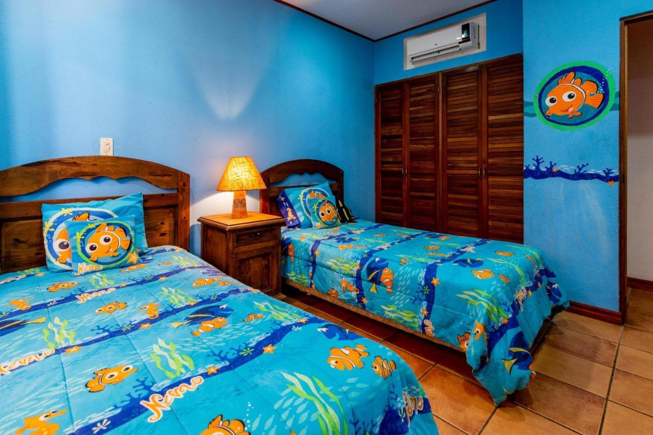 Warm Interiors And Orange Hues On Ground Floor In Front Of Beach Playa Flamingo Eksteriør bilde