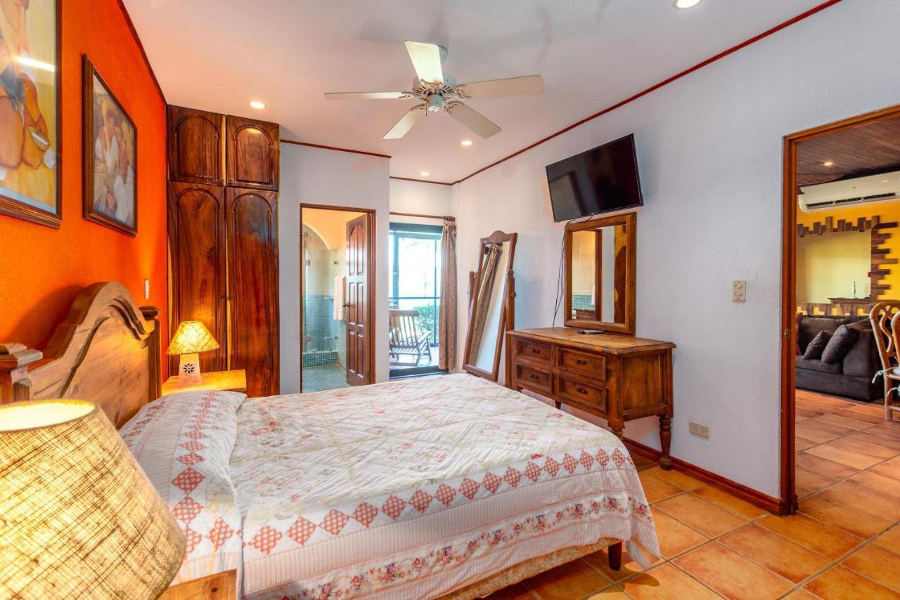Warm Interiors And Orange Hues On Ground Floor In Front Of Beach Playa Flamingo Eksteriør bilde