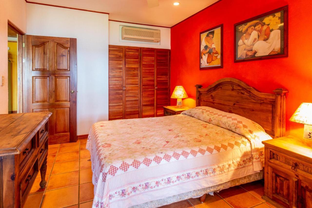 Warm Interiors And Orange Hues On Ground Floor In Front Of Beach Playa Flamingo Eksteriør bilde